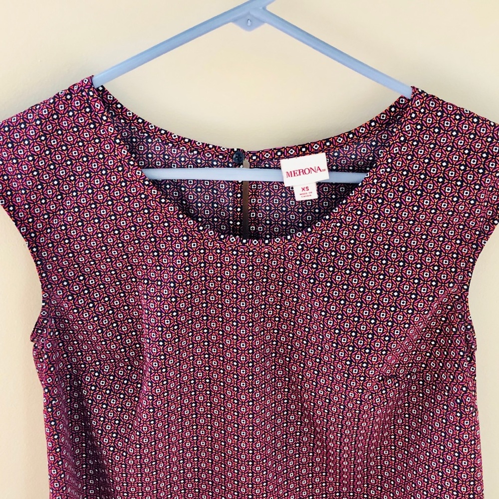 Like new pink & navy pattern work/career blouse